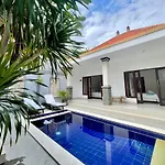 Cheerfull 2-Bedroom Villa Central Seminyak